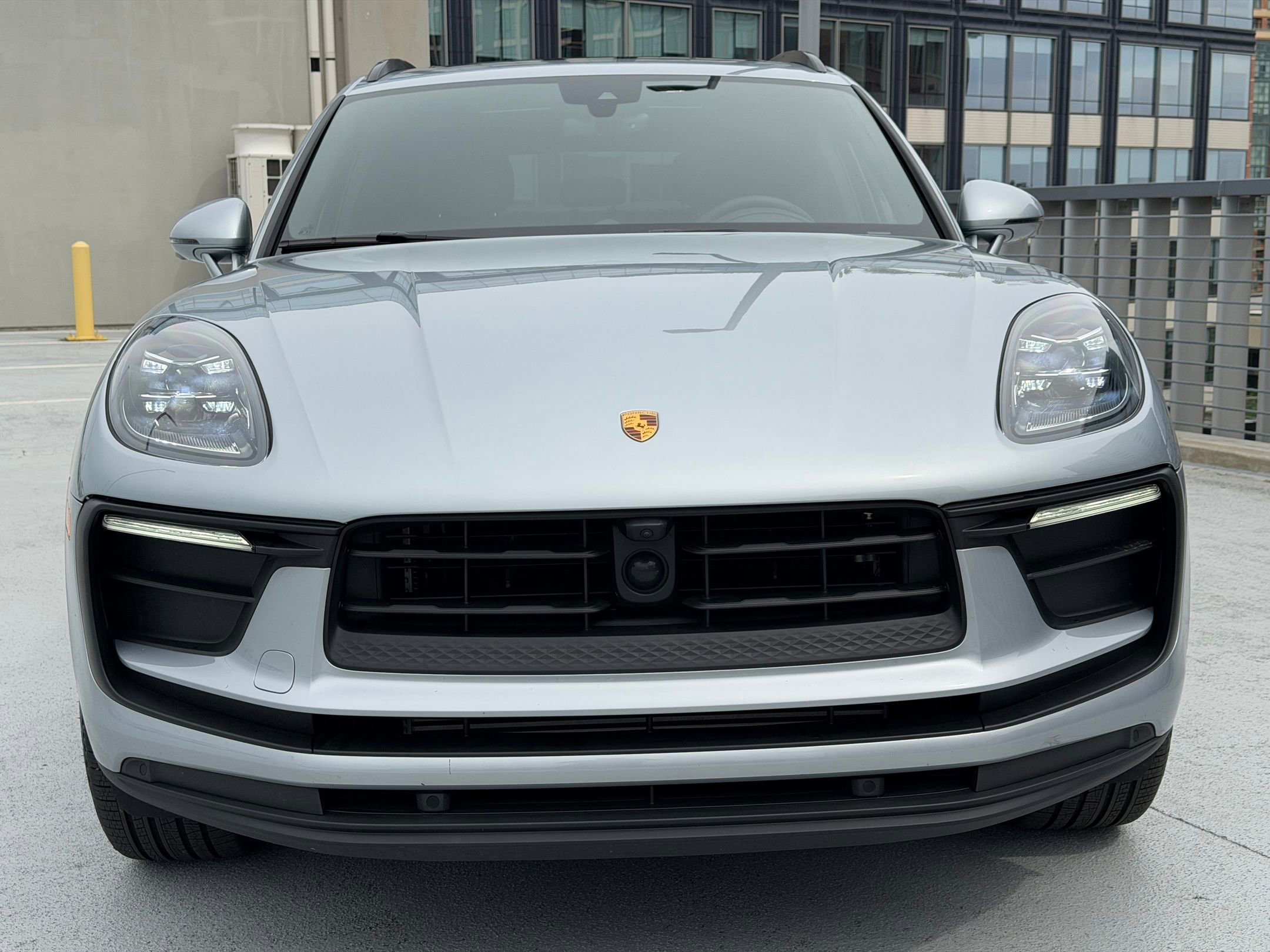 Certified 2026 Porsche Macan image 10