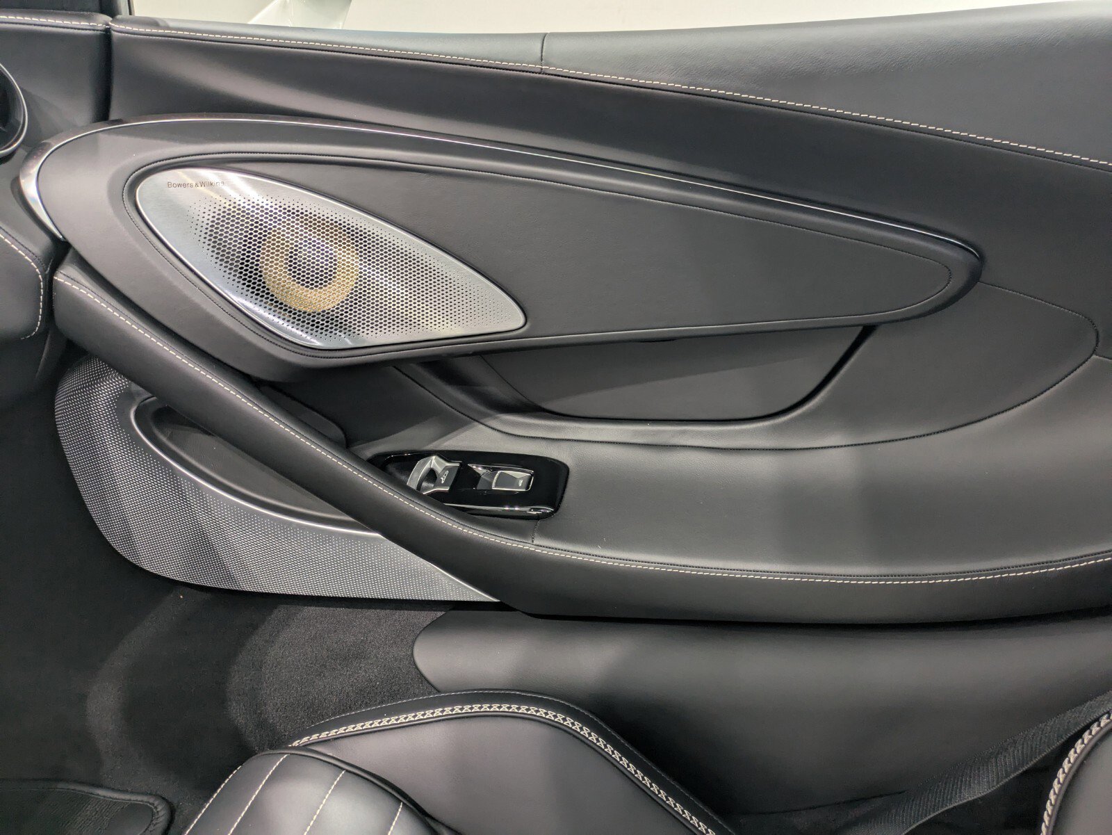 New 2025 McLaren GTS image 17