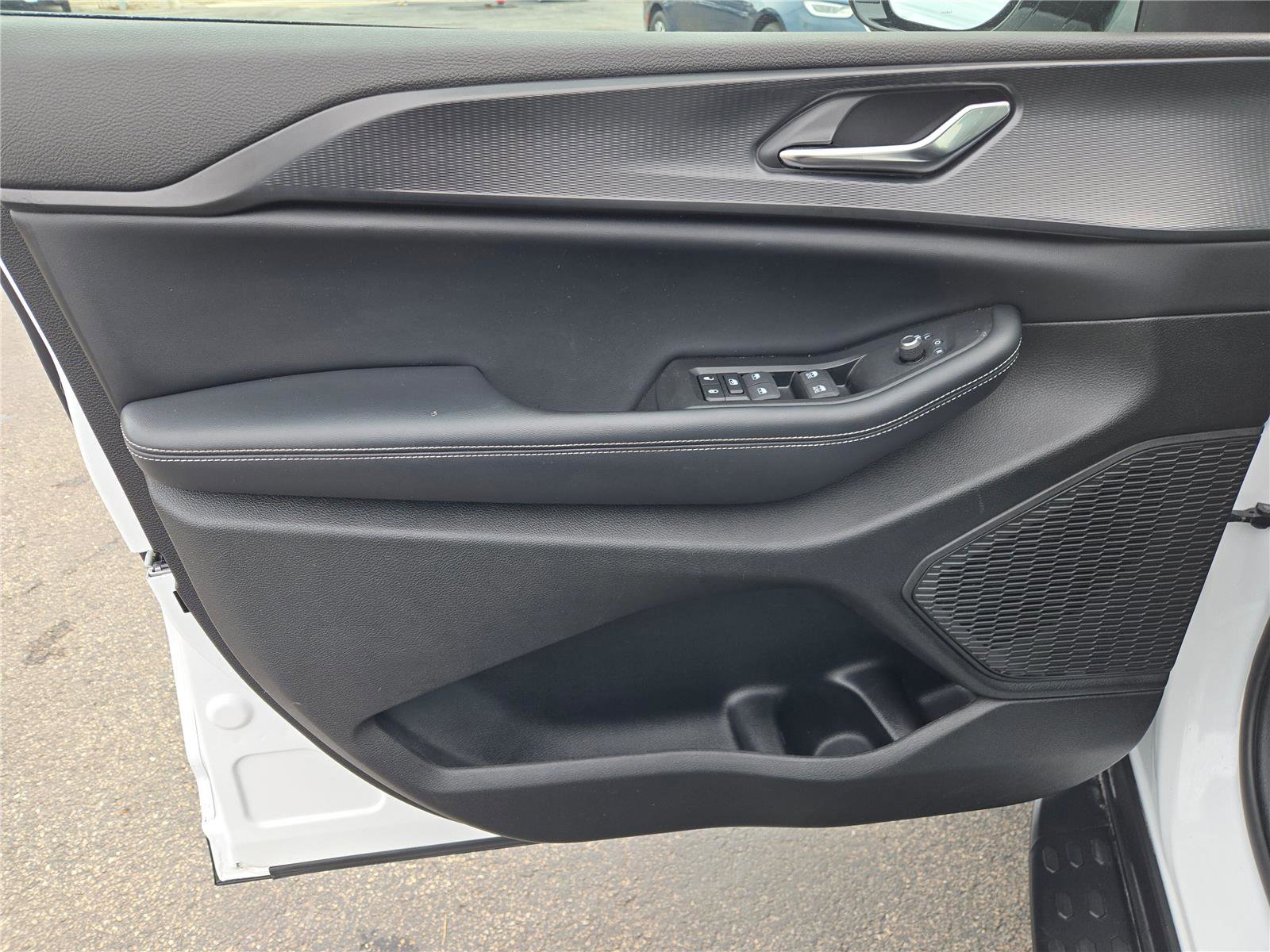 Certified 2024 Jeep Grand Cherokee Altitude image 23