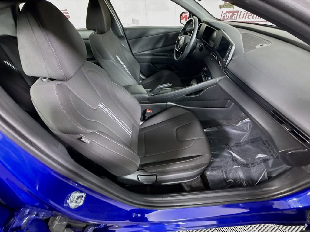 Certified 2025 Hyundai Elantra Sport FWD image 29