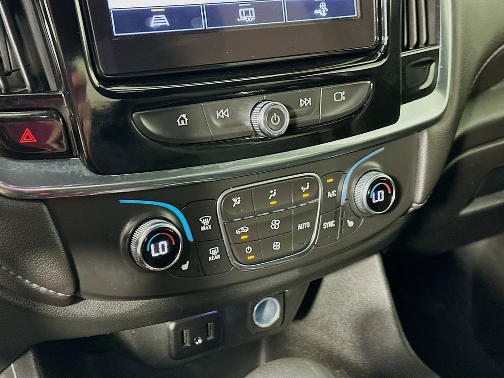 Used 2022 Chevrolet Traverse LT image 24