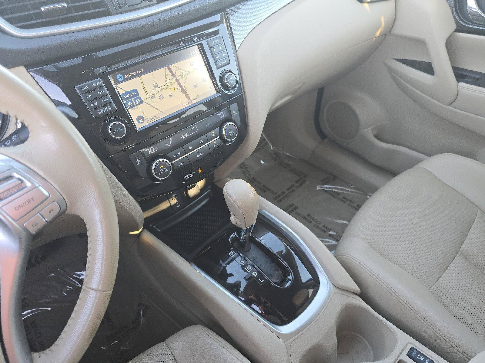 Used 2015 Nissan Rogue SL AWD/4WD image 25