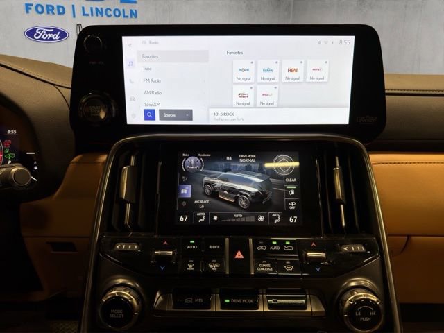 Used 2023 Lexus LX 600 4WD w/ Accessory Package (Z1) image 16