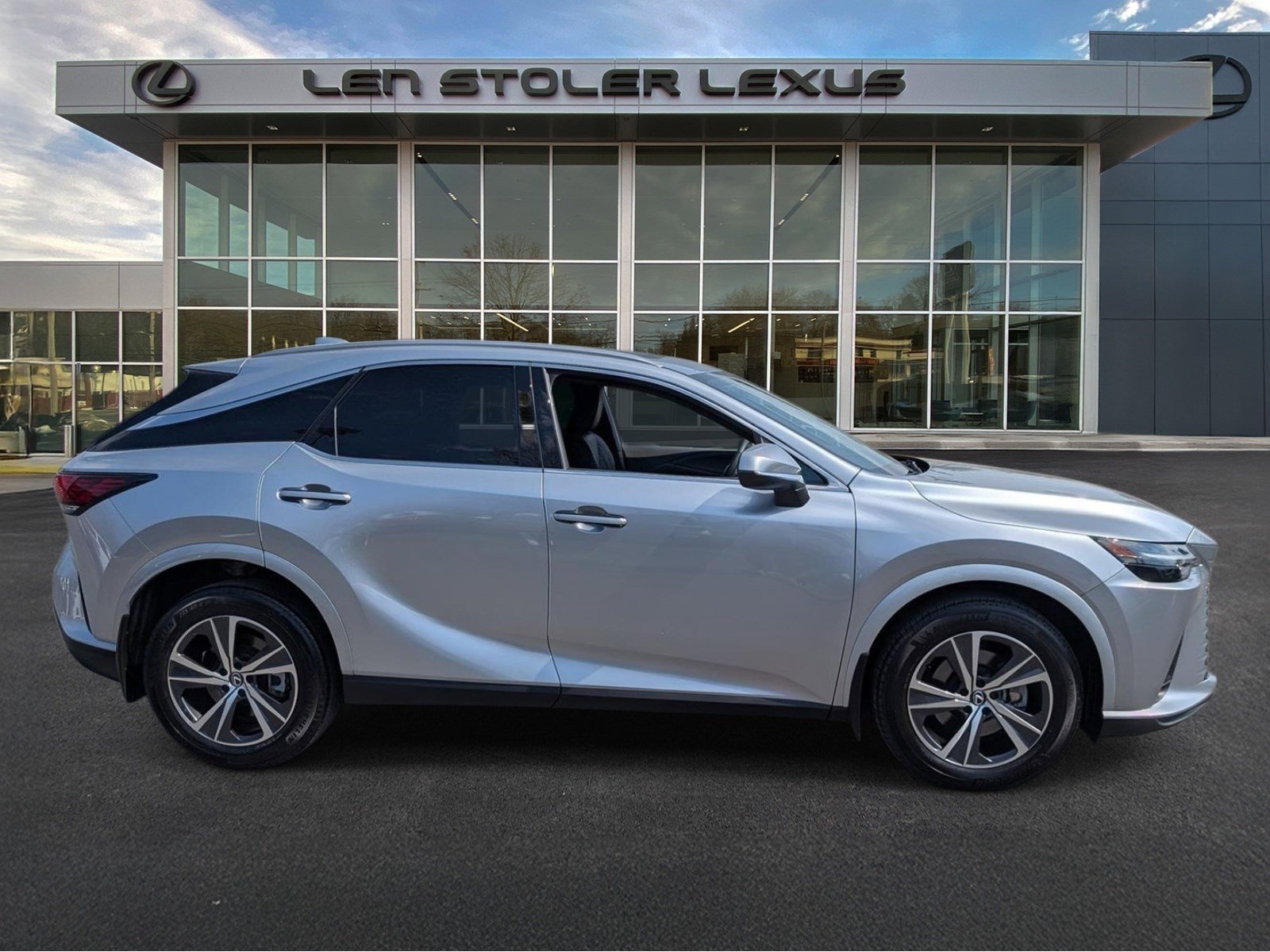 Used 2024 Lexus RX 350 Premium w/ Accessory Package (Z1) AWD/4WD image 2
