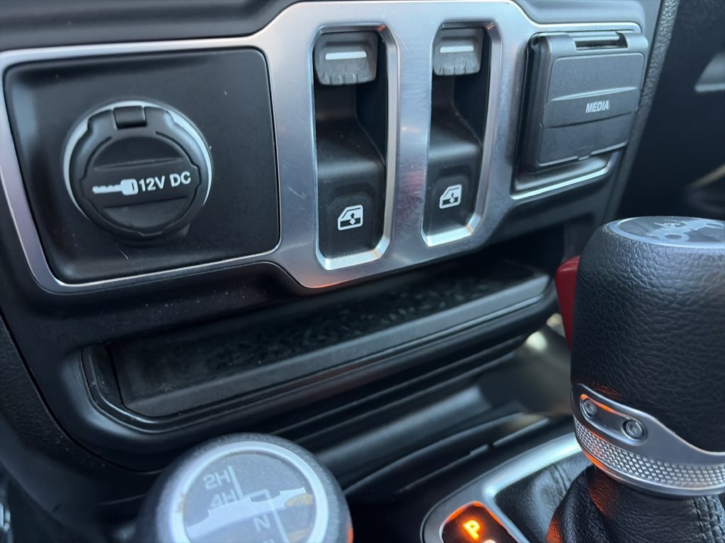 Used 2020 Jeep Wrangler Sport AWD/4WD image 23