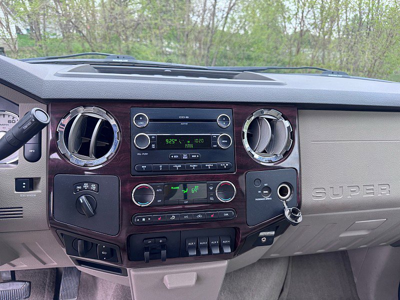 Used 2010 Ford F250 Lariat AWD/4WD image 2
