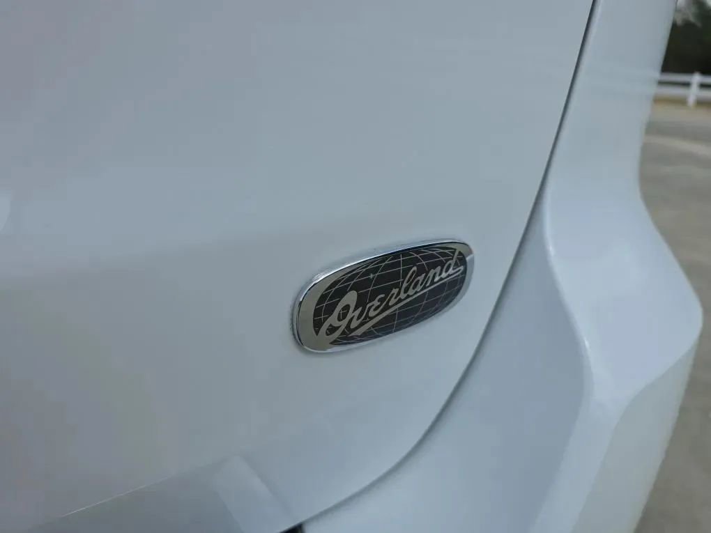 Used 2018 Jeep Grand Cherokee Overland image 11