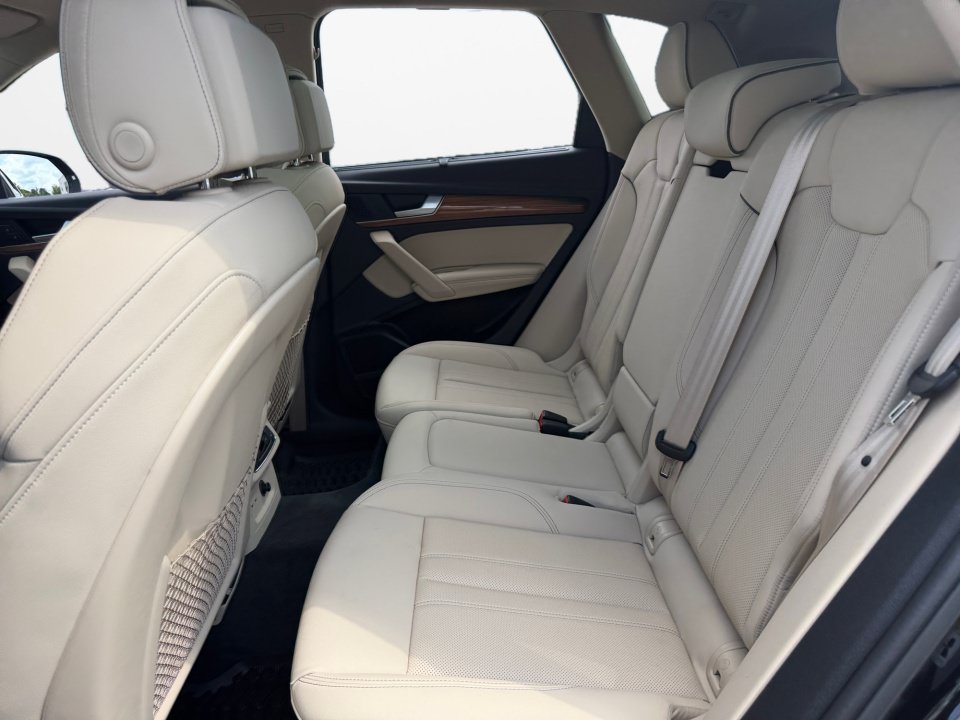Used 2021 Audi Q5 Prestige w/ Prestige Package AWD/4WD image 16