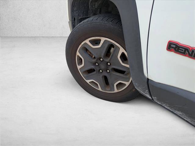 Used 2017 Jeep Renegade Trailhawk image 10