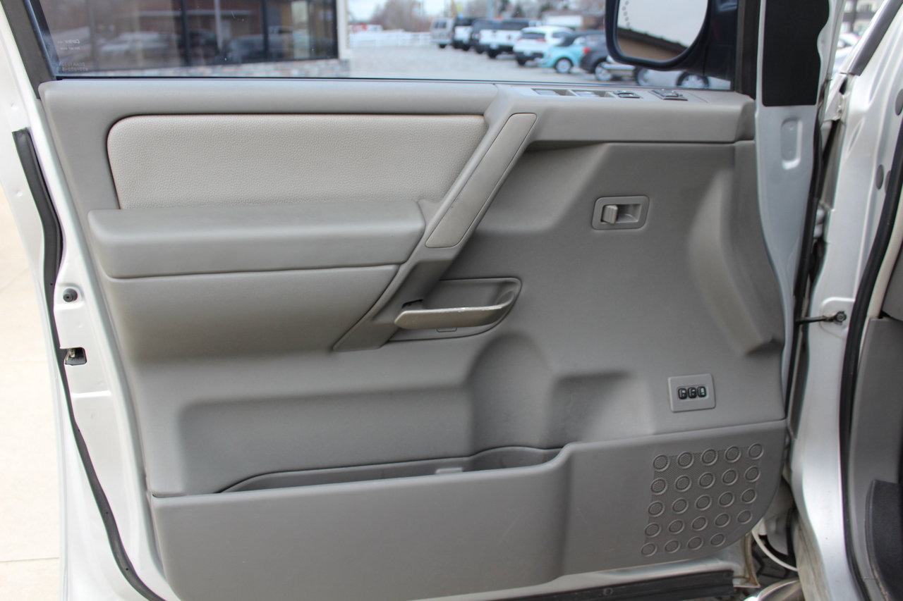 Used 2006 Nissan Titan LE w/ (R02) LE Off-Road Pkg image 44