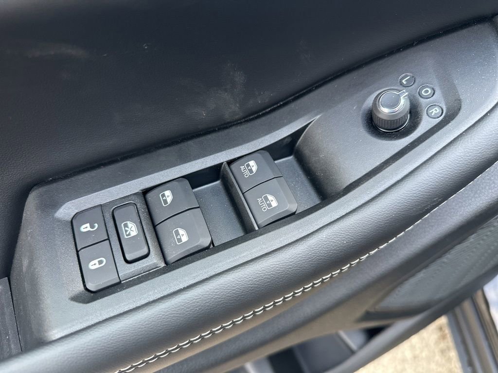 New 2026 Jeep Grand Cherokee Laredo image 12