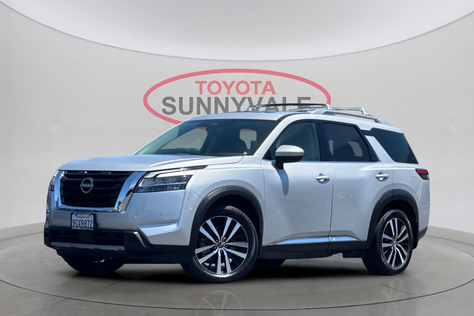 Used 2023 Nissan Pathfinder Platinum FWD video 1