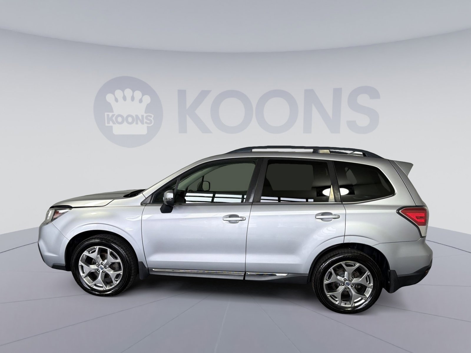 Used 2017 Subaru Forester 2.5i Touring image 2