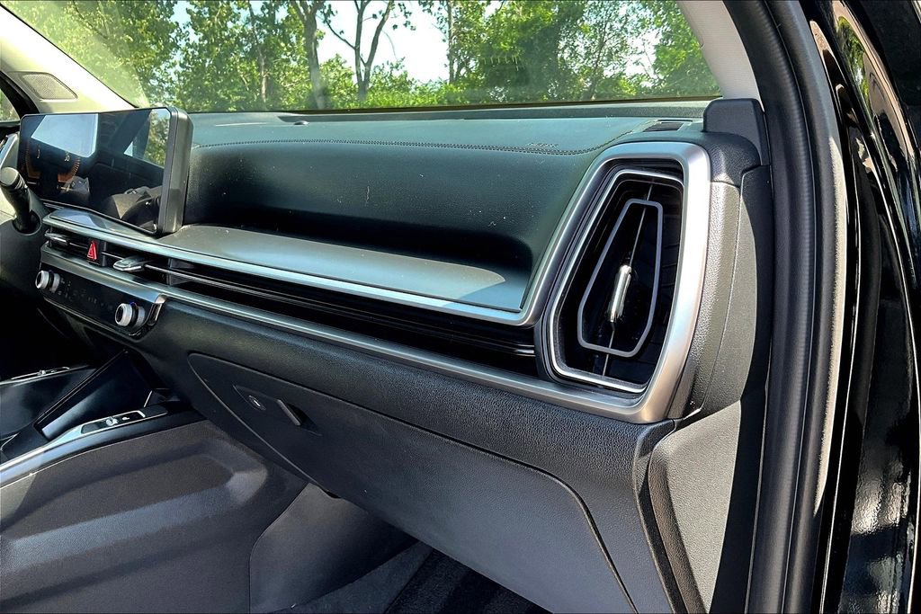Used 2024 Kia Sorento S image 22