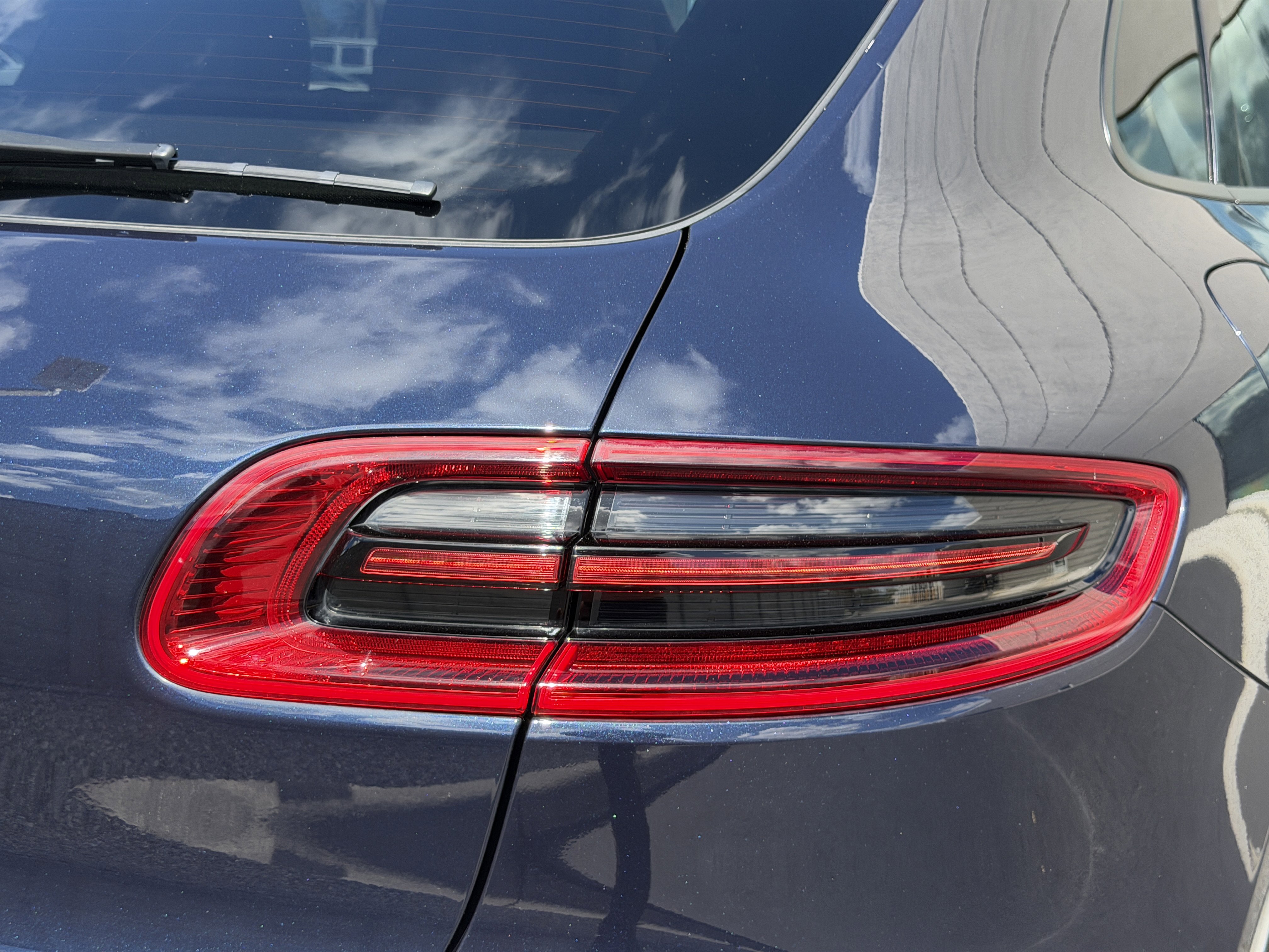 Certified 2018 Porsche Macan Sport Edition image 14