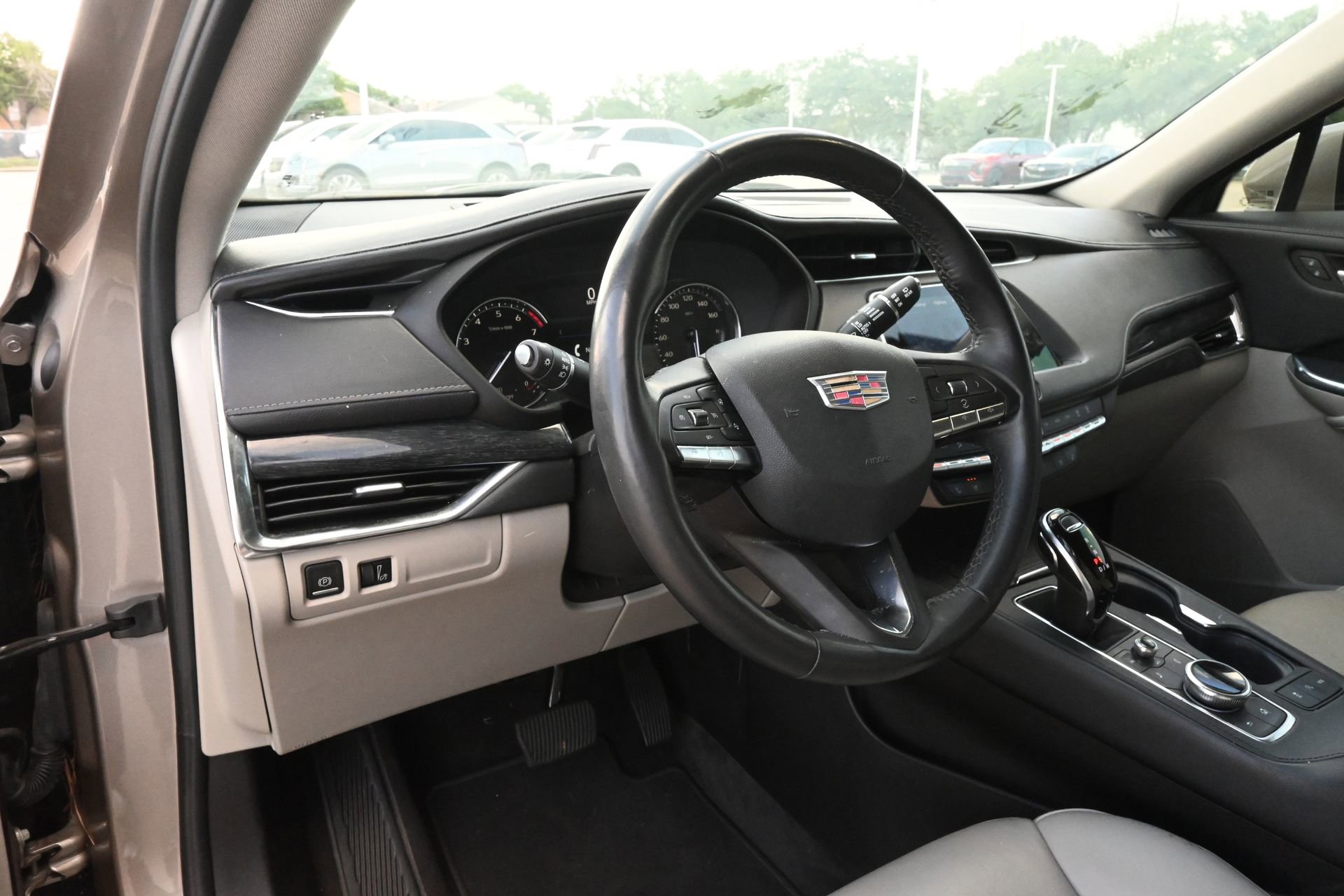 Certified 2023 Cadillac XT4 Premium Luxury FWD image 17