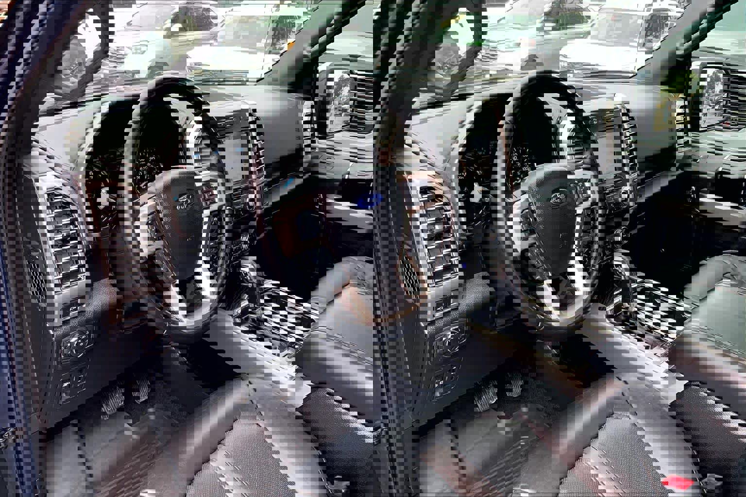 Used 2019 Ford F150 Platinum w/ Equipment Group 701A Luxury image 16