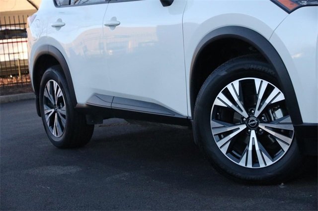 Certified 2023 Nissan Rogue SV image 3