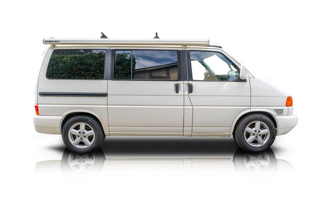 Used 2003 Volkswagen Eurovan MV FWD image 2