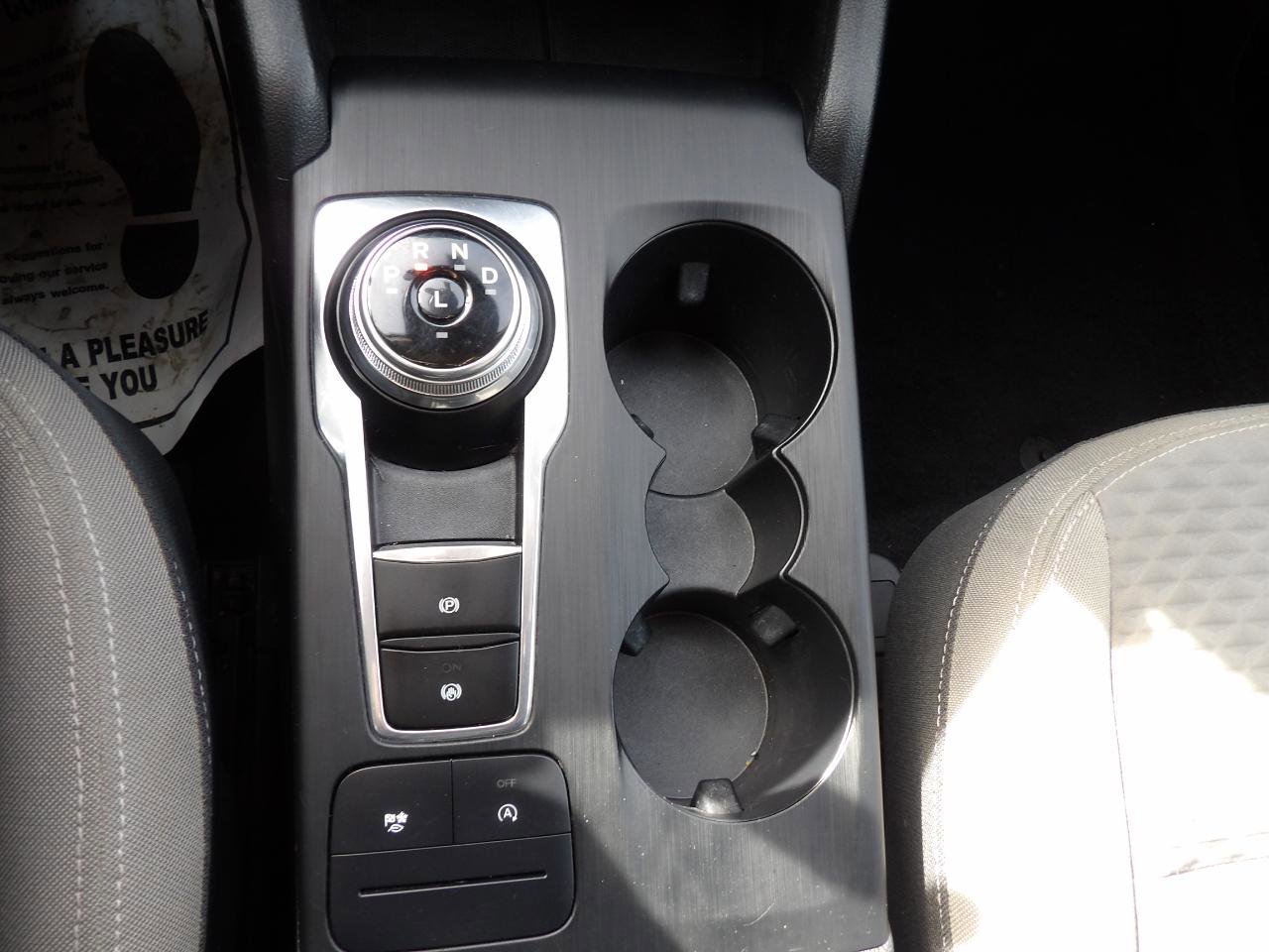 Used 2020 Ford Escape SE image 16