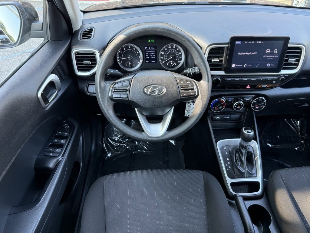 Used 2022 Hyundai Venue SE image 22