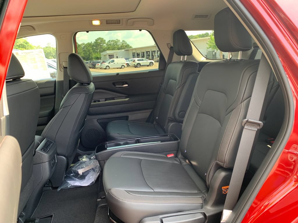 New 2026 Nissan Pathfinder SL w/ SL Premium Package FWD image 25