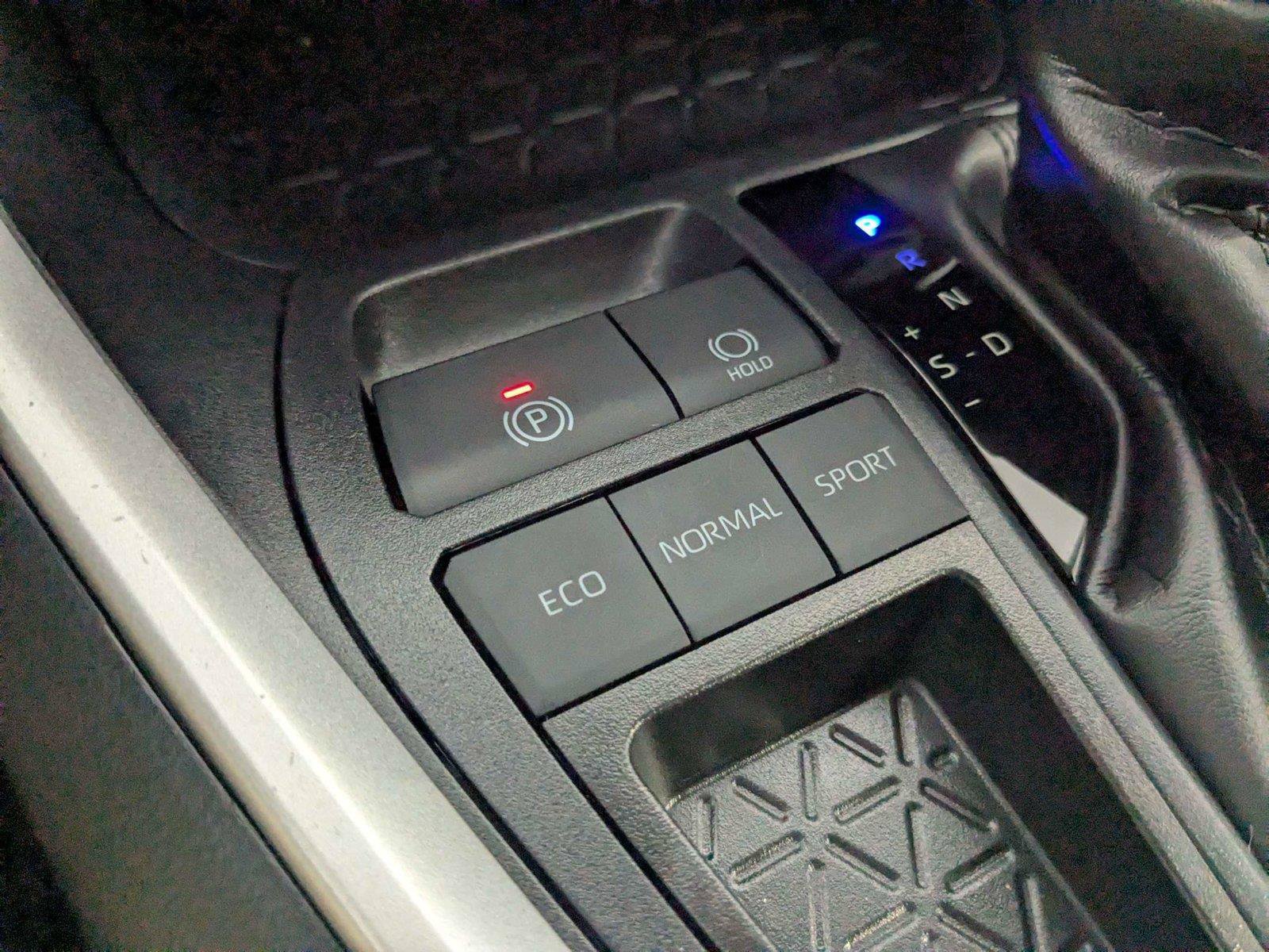 Used 2025 Toyota RAV4 XLE w/ Convenience Package FWD image 26