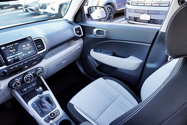 New 2026 Hyundai Venue SEL FWD image 25