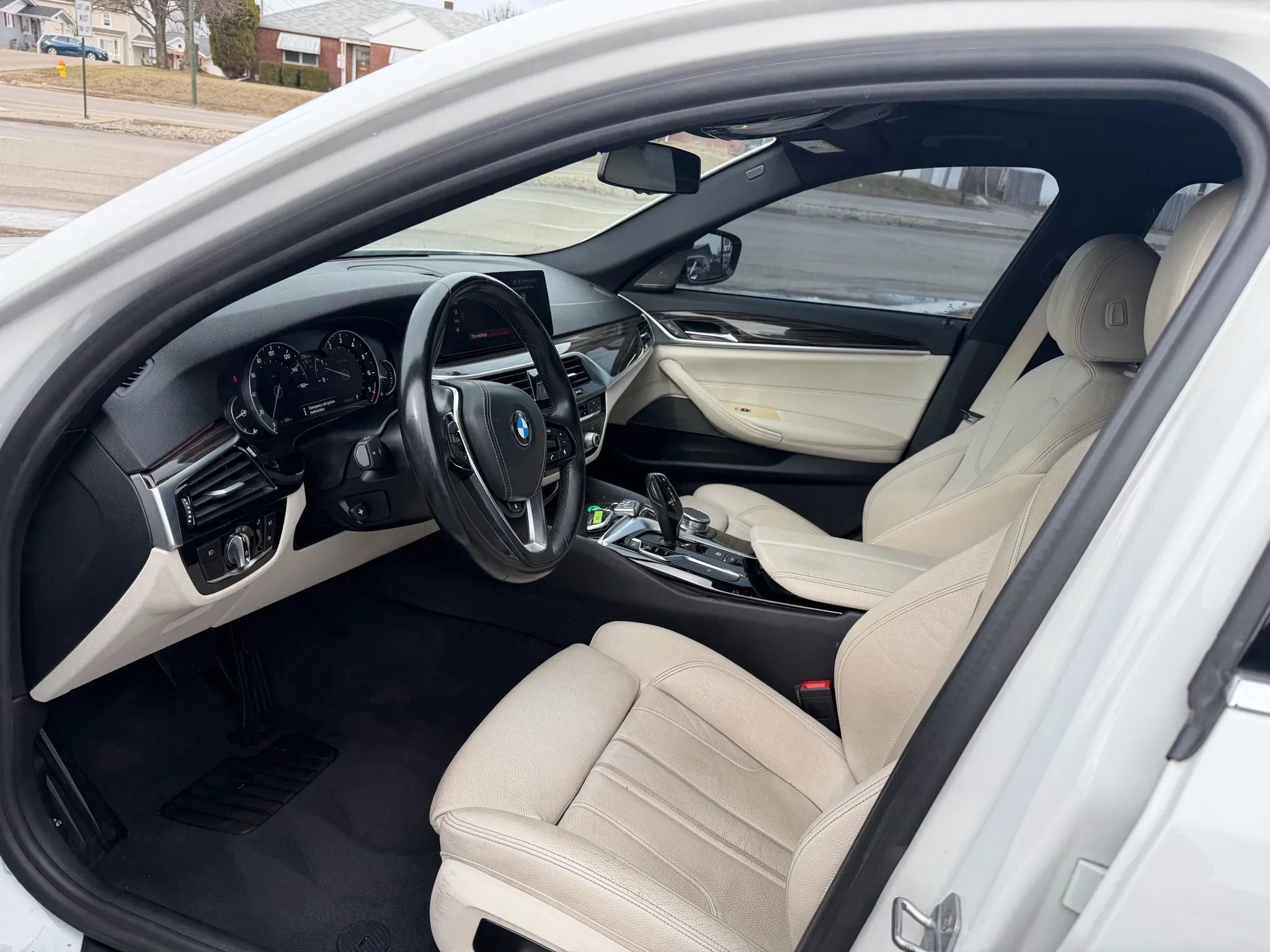 Used 2017 BMW 530i xDrive image 13