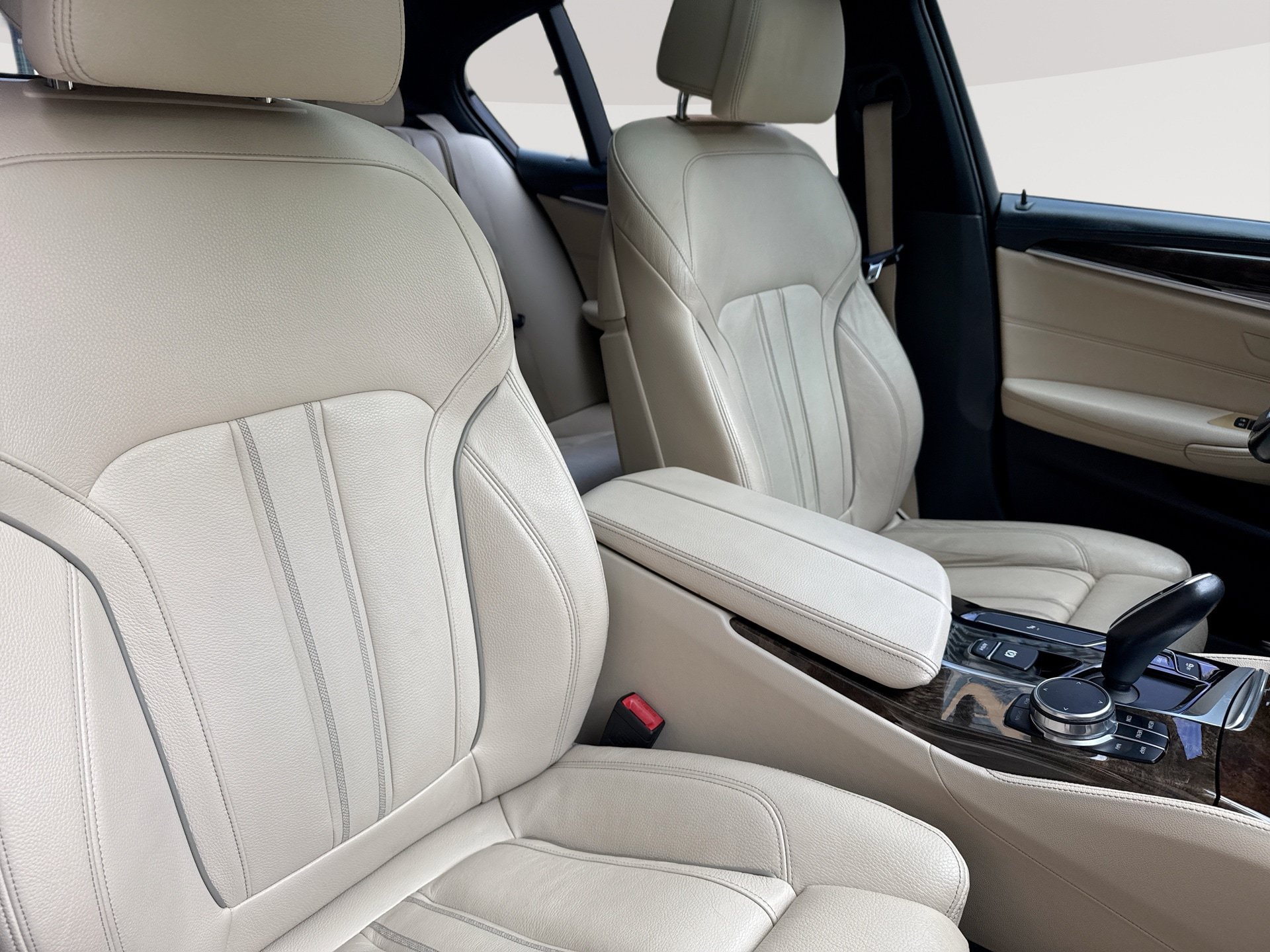 Used 2018 BMW 540i RWD image 24