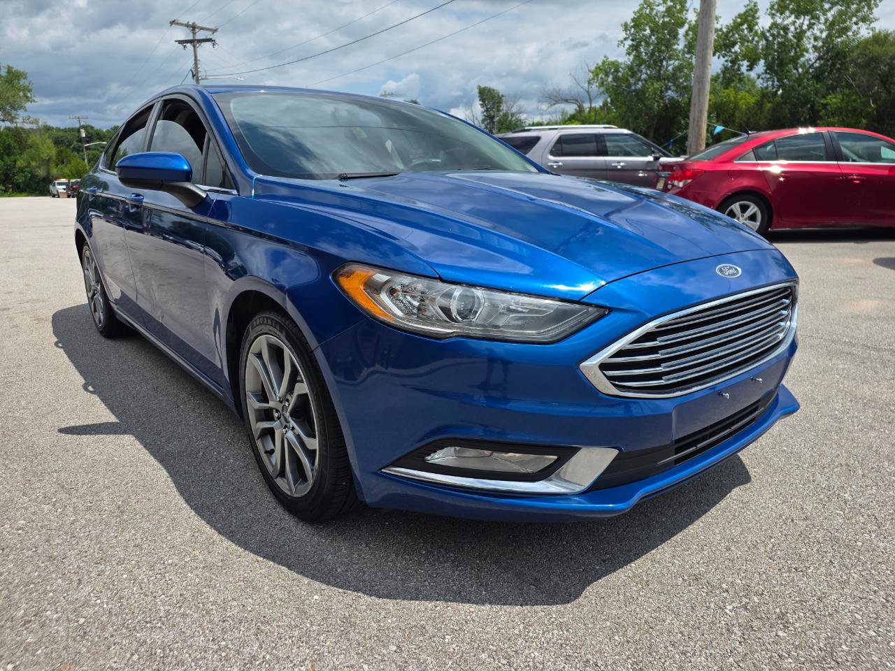 Used 2017 Ford Fusion SE w/ Equipment Group 201A FWD image 4