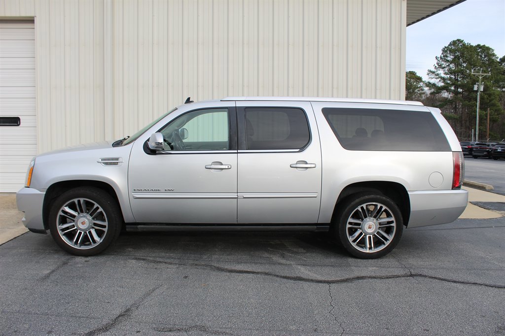 Used 2013 Cadillac Escalade ESV Premium image 5