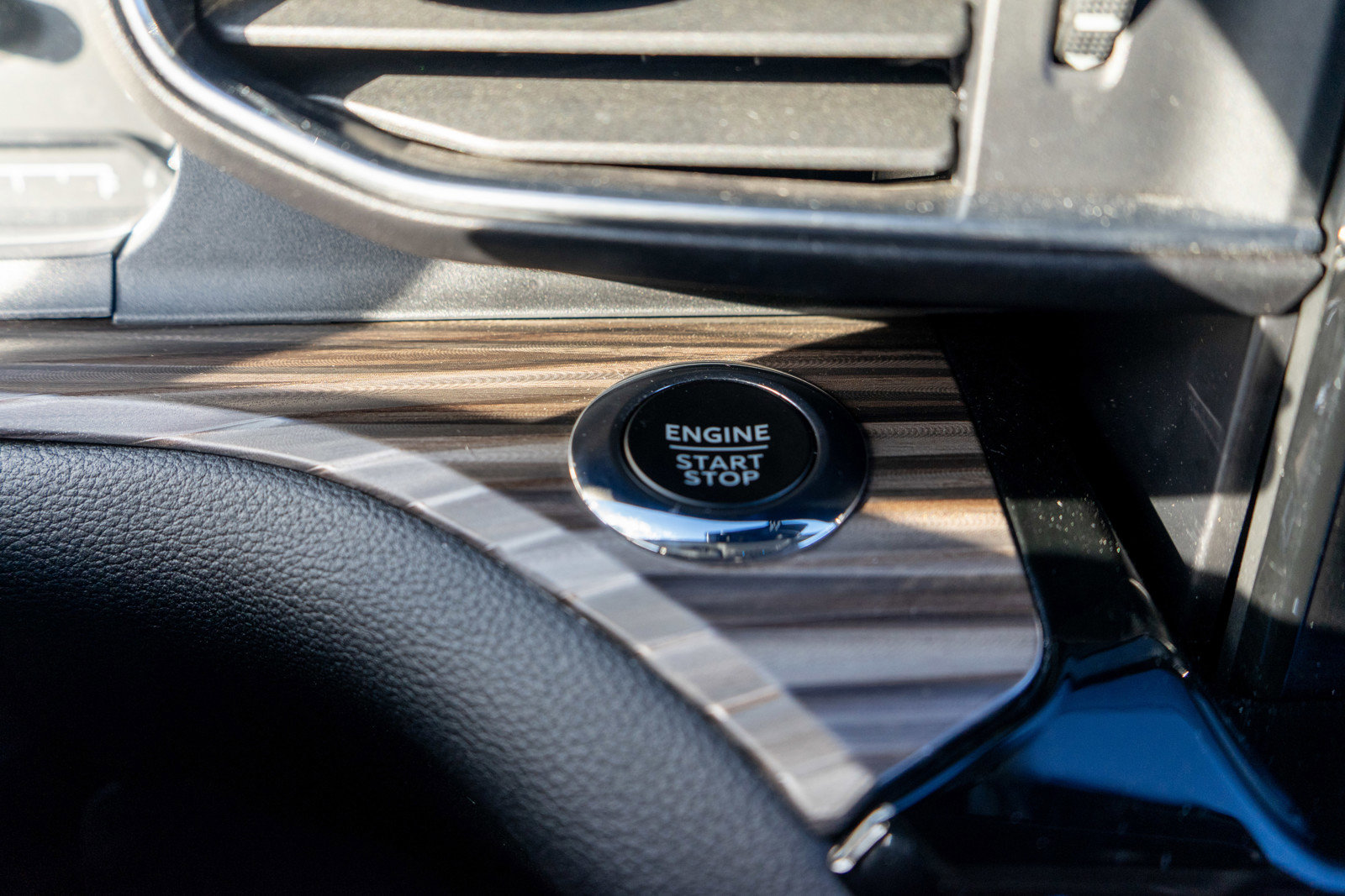 Used 2023 Ford Explorer Limited w/ Hybrid Equipment Group 310A image 23