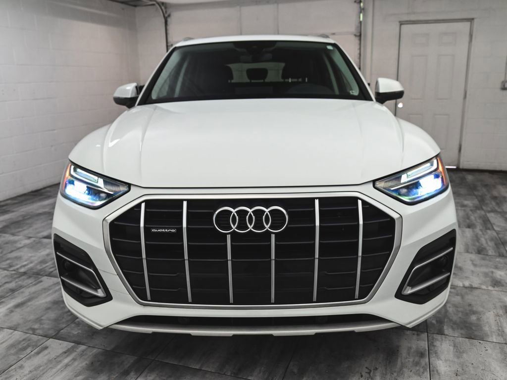 Used 2023 Audi Q5 2.0T Premium w/ Convenience Package AWD/4WD image 2