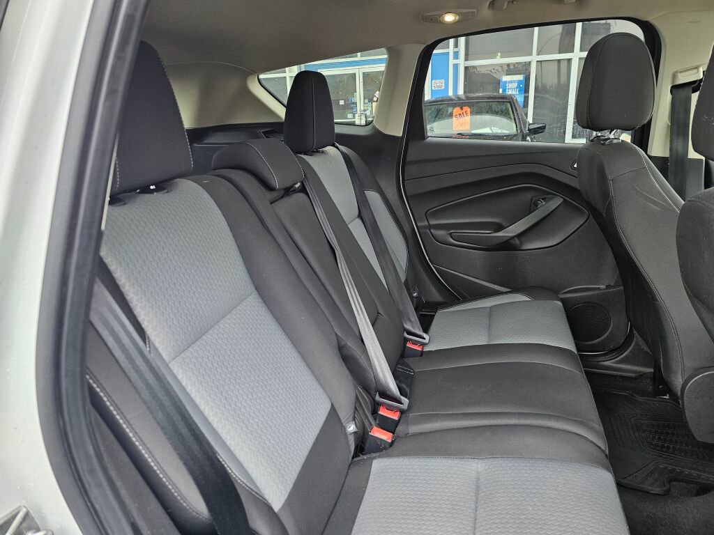 Used 2017 Ford Escape SE w/ Equipment Group 201A image 16