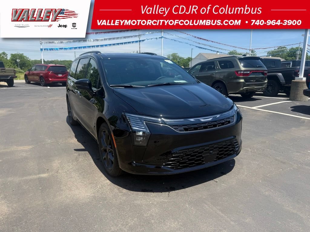 New 2027 Chrysler Pacifica Limited w/ S Appearance Package FWD image 1