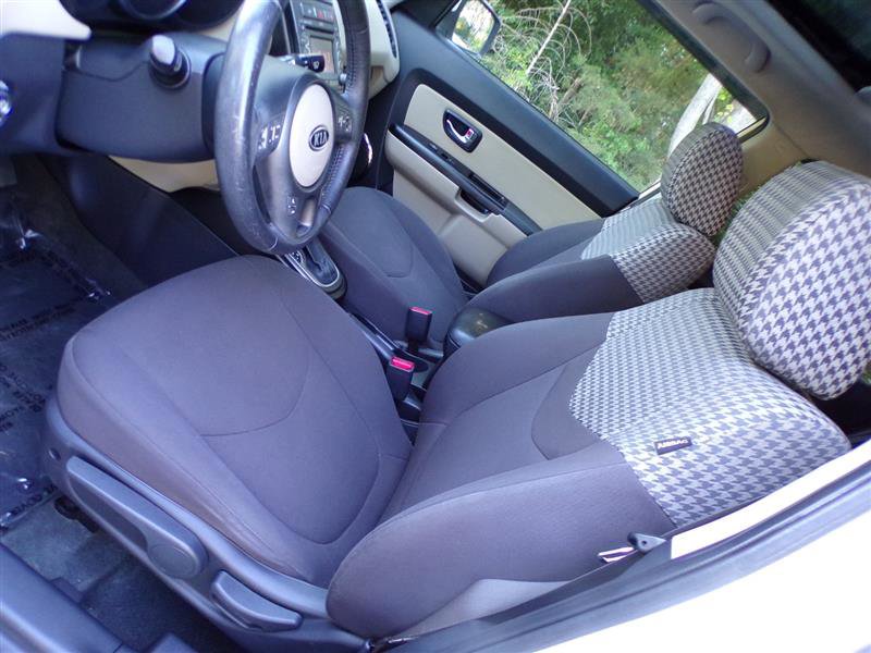 Used 2012 Kia Soul ! FWD image 21