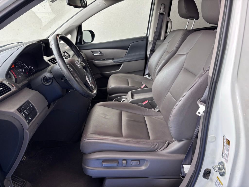 Used 2016 Honda Odyssey Touring Elite image 25