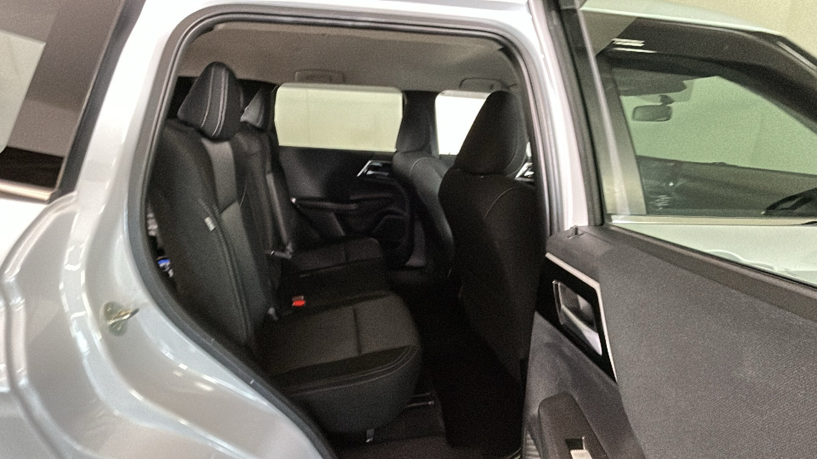 Used 2023 Mitsubishi Outlander ES AWD/4WD image 33