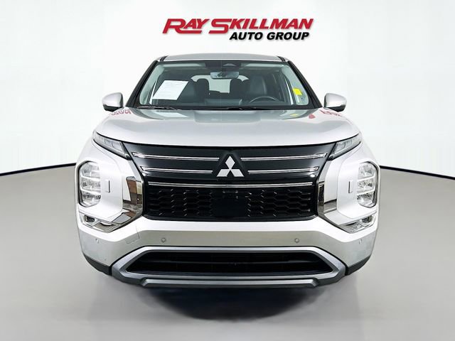 Used 2025 Mitsubishi Outlander SE AWD/4WD image 2