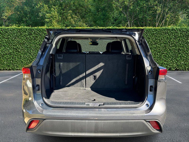 Used 2021 Toyota Highlander XLE image 8