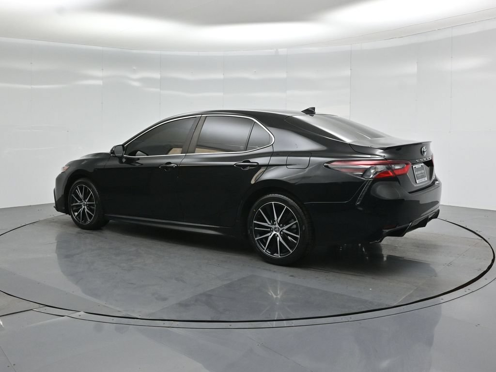 Used 2022 Toyota Camry SE FWD image 7