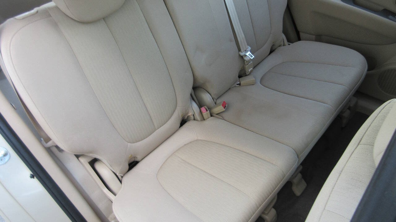 Used 2008 Kia Rondo LX FWD image 21