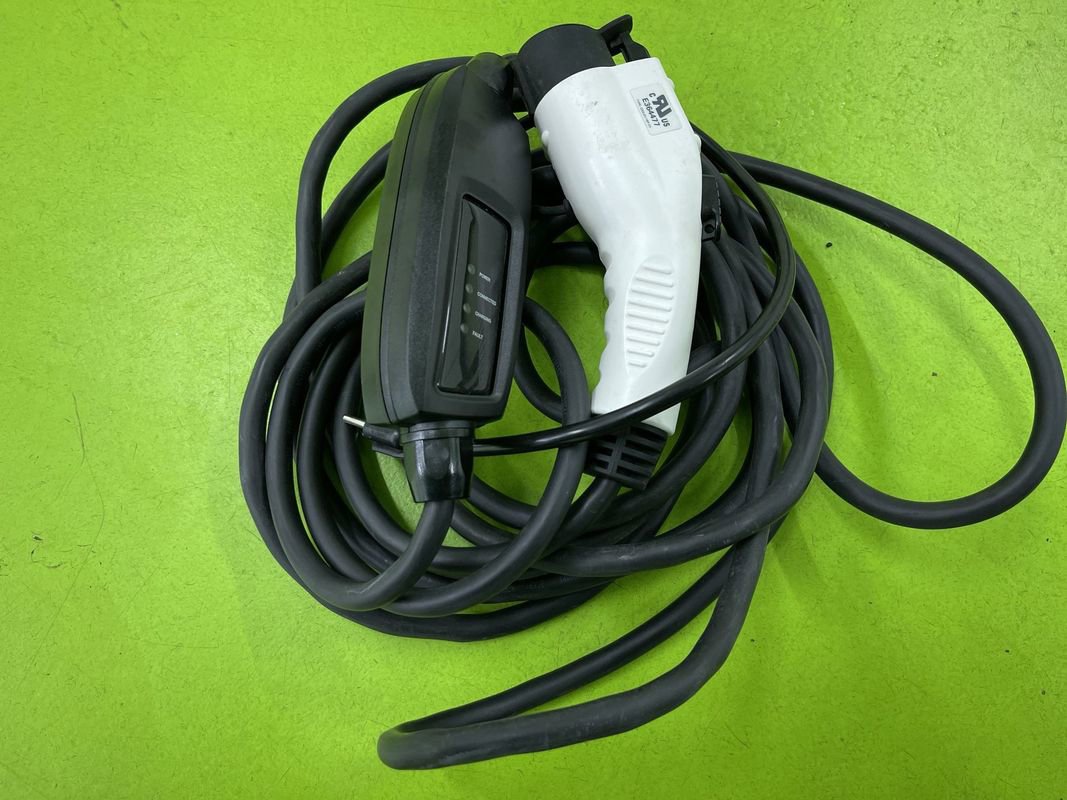 Used 2016 Volkswagen e-Golf SEL Premium image 15