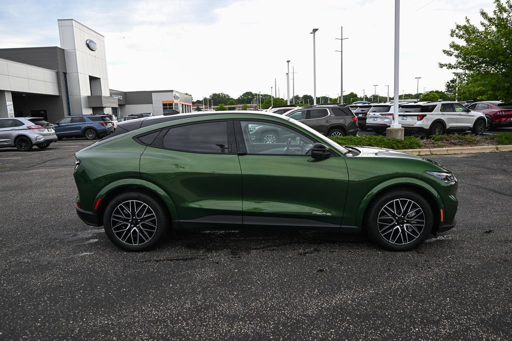 Used 2025 Ford Mustang Mach-E Premium AWD/4WD image 3