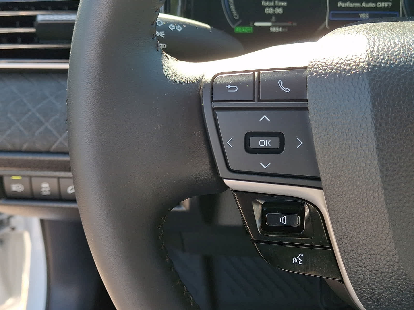Certified 2025 Toyota Camry XLE w/ Premium Package AWD/4WD image 22