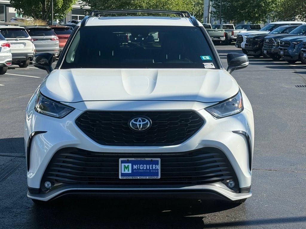 Used 2021 Toyota Highlander XSE AWD/4WD image 12