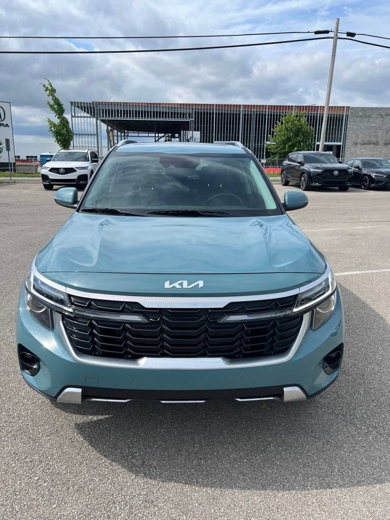 Used 2024 Kia Seltos EX AWD/4WD image 3