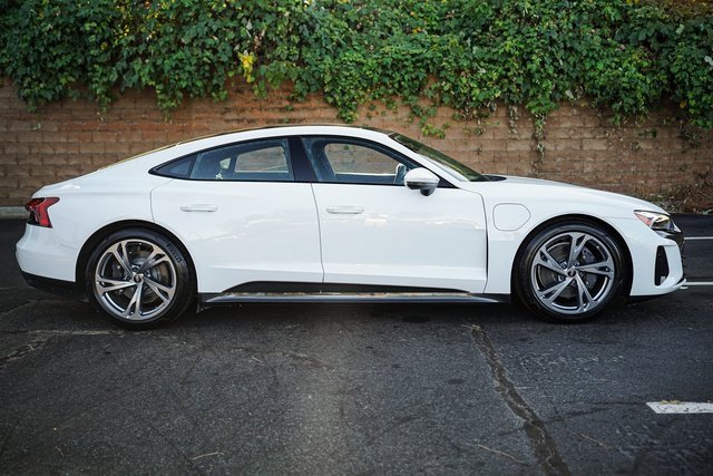 Used 2022 Audi e-tron GT Premium Plus image 12