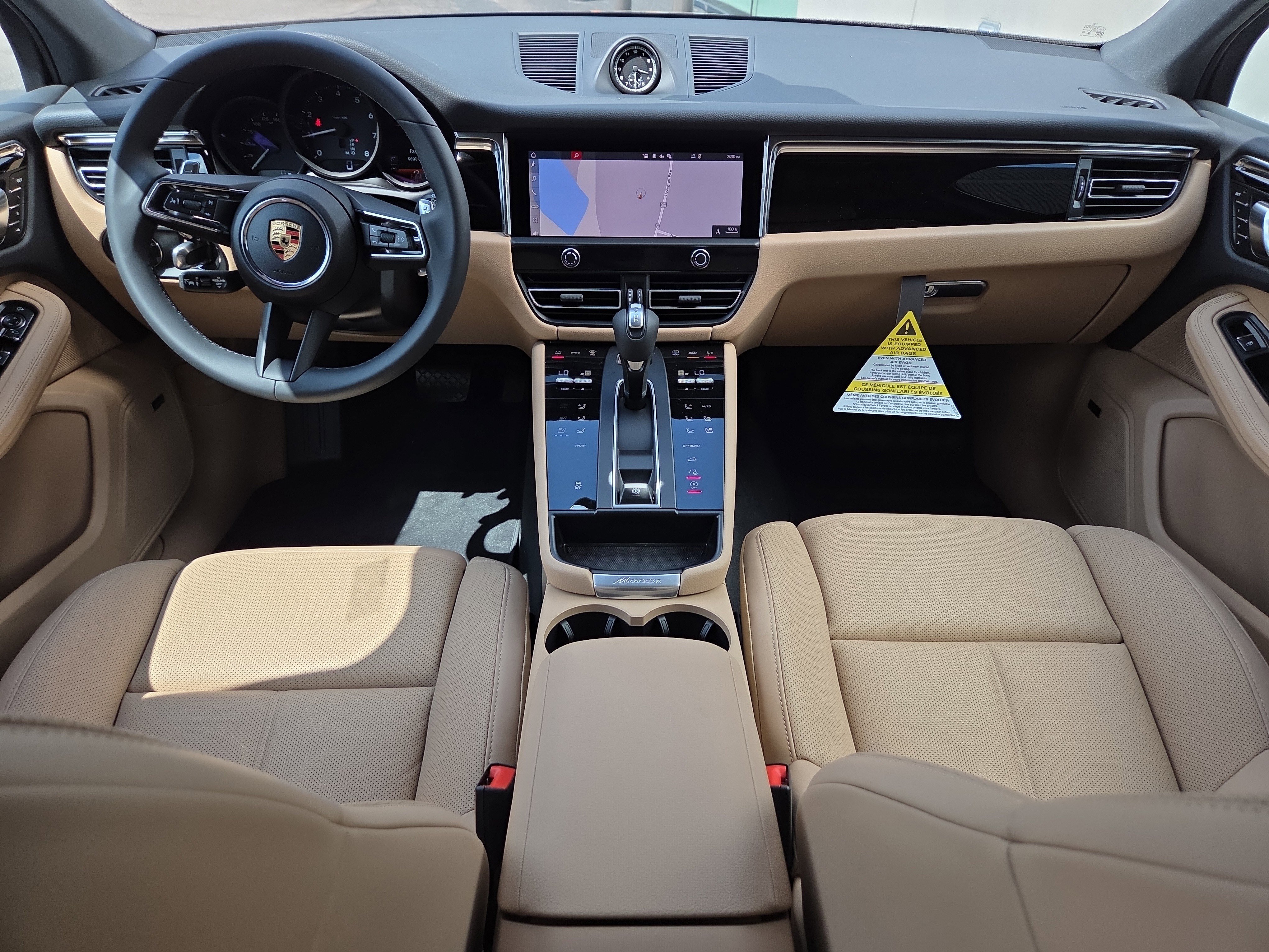 Used 2025 Porsche Macan AWD/4WD image 15